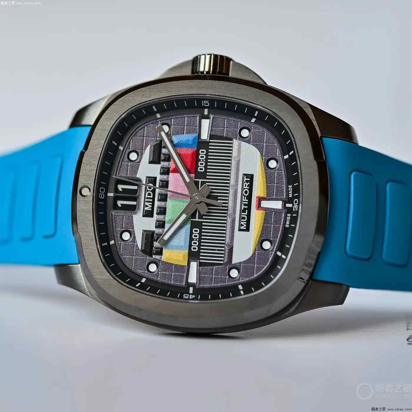 像素美学颠覆传统！美度舵手TV大日历S02特别版 配双色表带仅售千元 | 奈斯探表