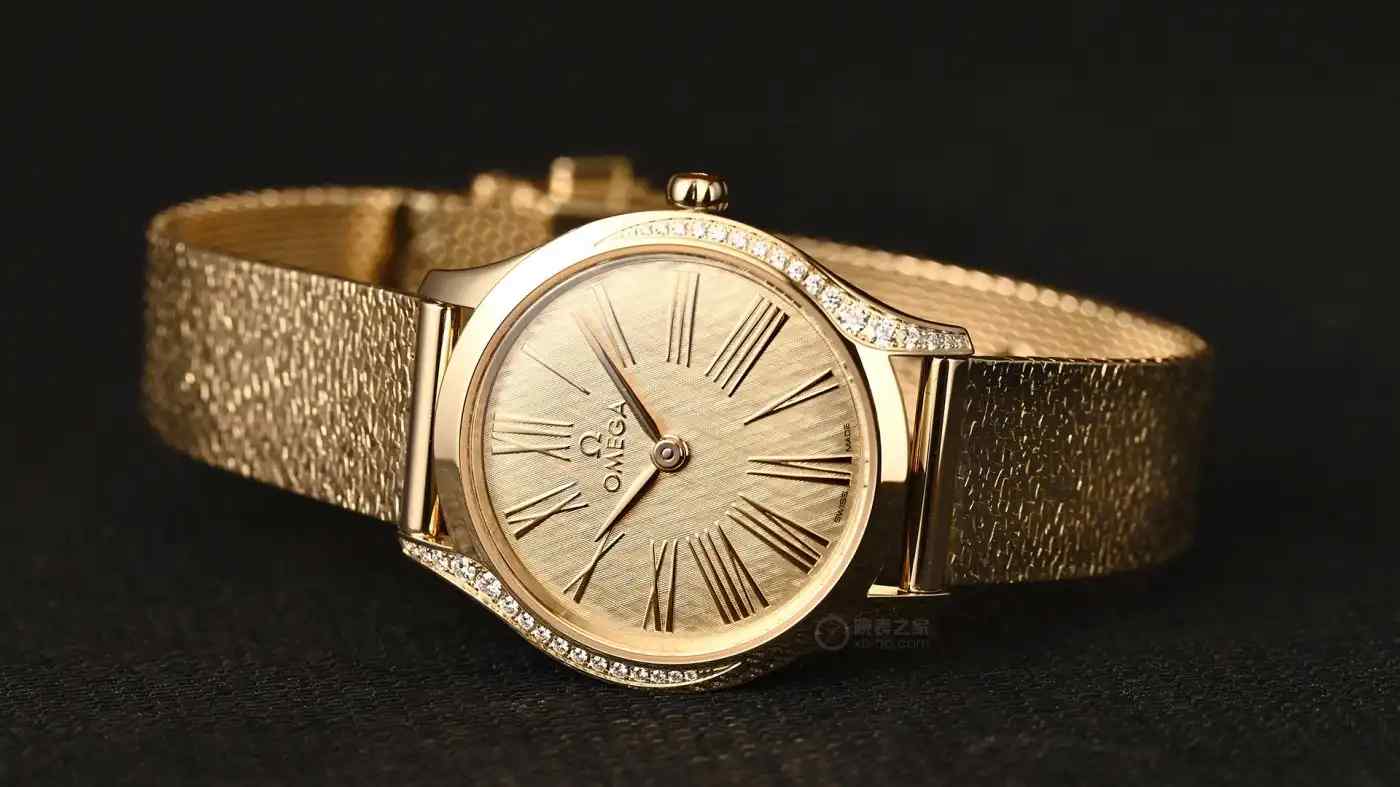 欧米茄月光金女表惊艳登场！214,000的优雅艺术品，戴出月光般温柔高级感 | 奈斯探表