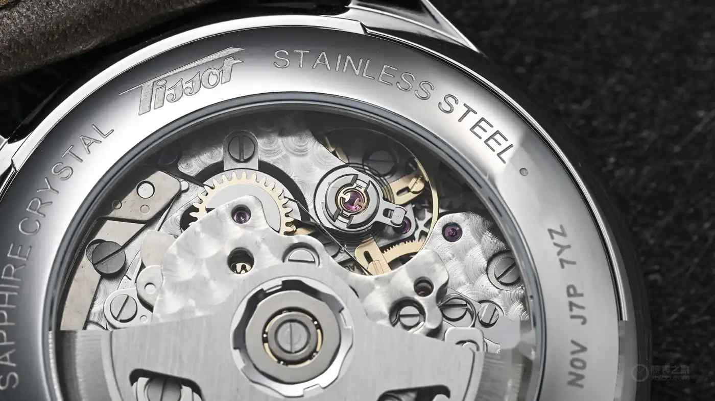 穿越时空的机械浪漫！天梭1938复刻计时码表上市，双刻度盘还原历史经典 | 奈斯探表