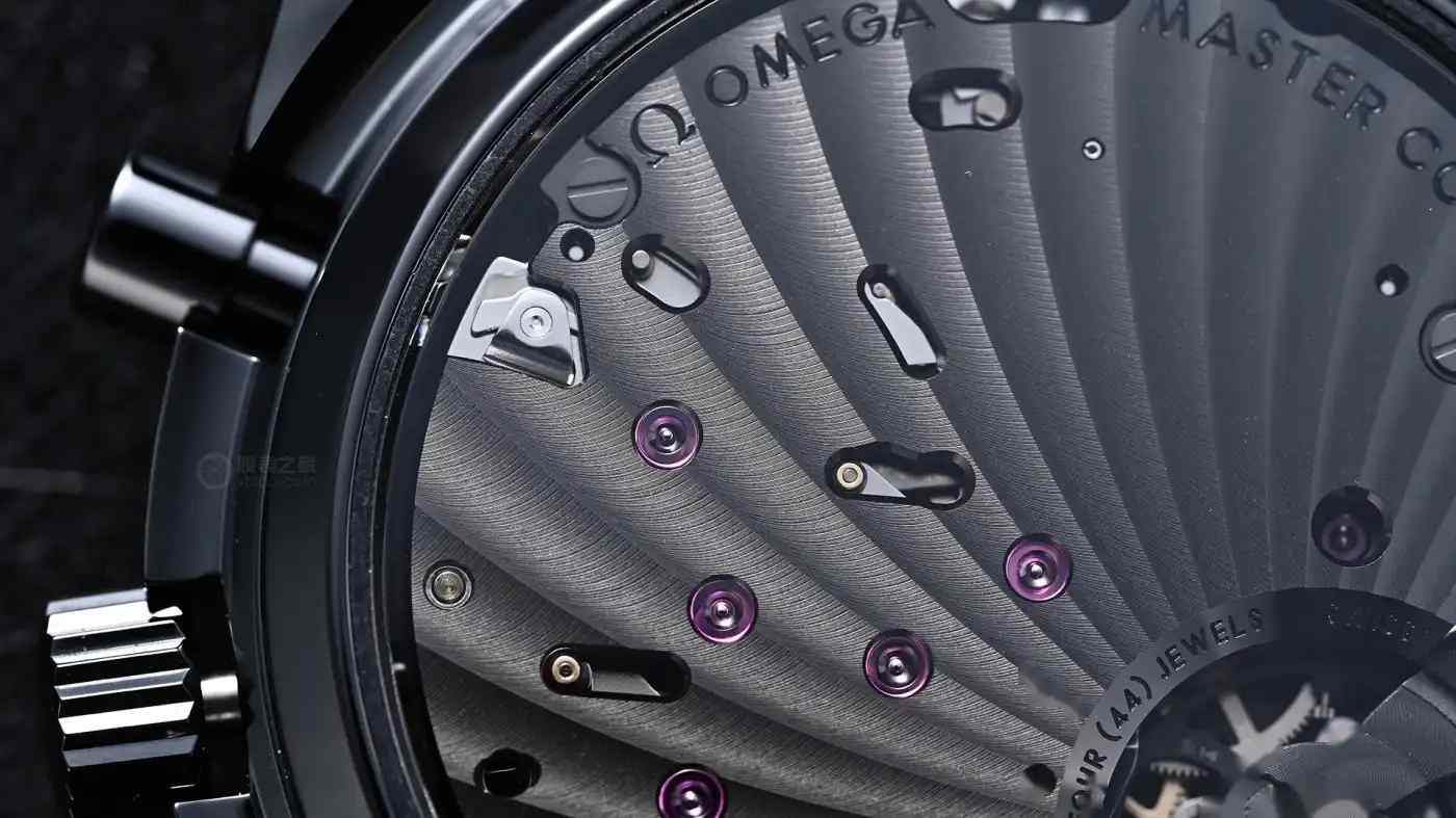 全陶瓷王者归来!欧米茄月之暗面9908手动计时表深度解析 | 奈斯探表 全陶瓷王者归来!欧米茄月之暗面9908手动计时表深度解析 | 奈斯探表