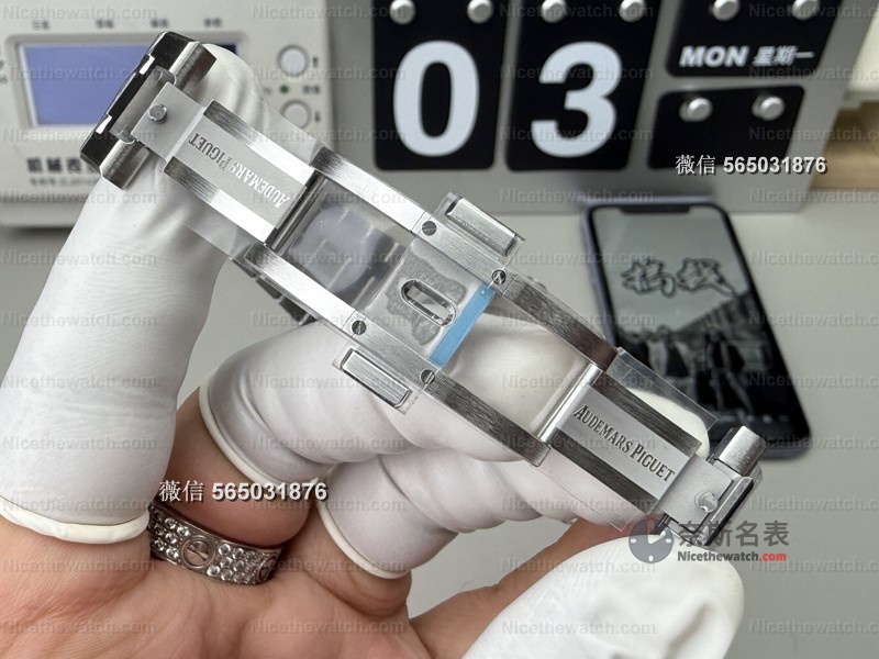 爱彼15500复刻天花板？APS厂4302一体机芯实测，细节竟逼真到这种程度！ | 奈斯探表