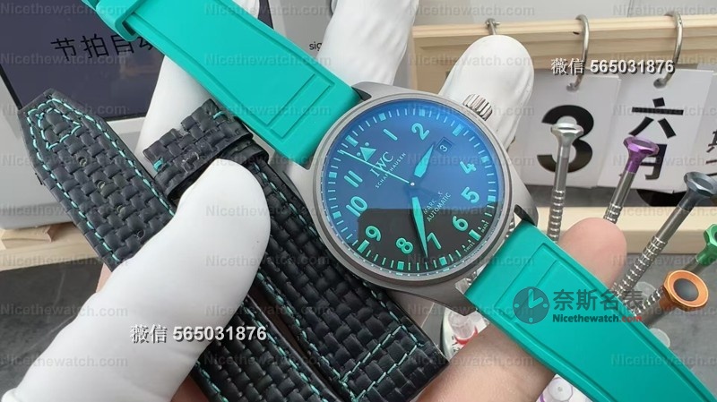 把头终于对了!M+厂V3马石油绿马克20实测:轻如羽毛,帅到犯规! | 奈斯探表 把头终于对了!M+厂V3马石油绿马克20实测:轻如羽毛,帅到犯规! | 奈斯探表