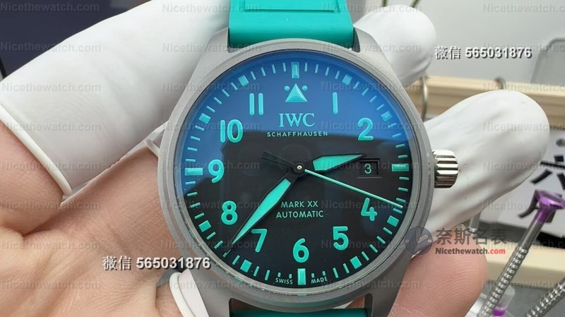 把头终于对了!M+厂V3马石油绿马克20实测:轻如羽毛,帅到犯规! | 奈斯探表 把头终于对了!M+厂V3马石油绿马克20实测:轻如羽毛,帅到犯规! | 奈斯探表