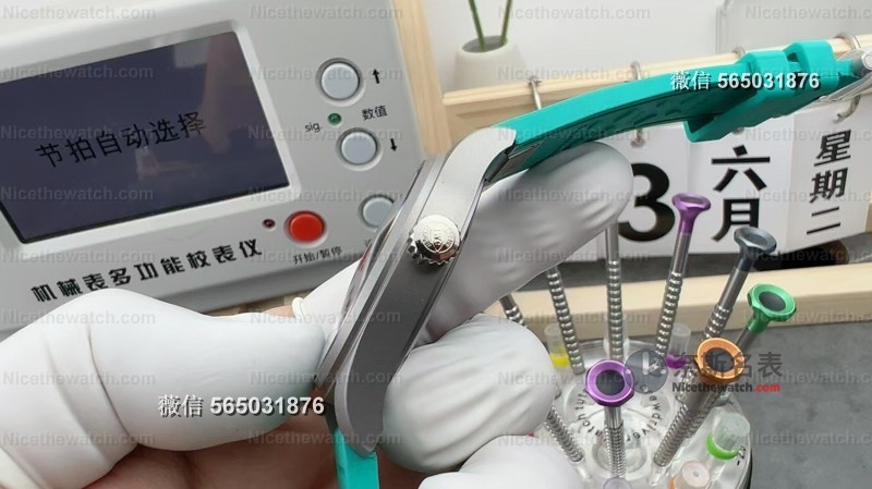 把头终于对了!M+厂V3马石油绿马克20实测:轻如羽毛,帅到犯规! | 奈斯探表 把头终于对了!M+厂V3马石油绿马克20实测:轻如羽毛,帅到犯规! | 奈斯探表