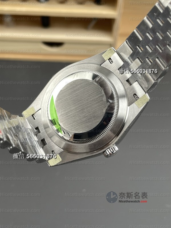 别再买错版本！VS厂绿萝日志V2深度测评：丹东3235机芯+放射纹绿盘，细节太狠了！ | 奈斯探表