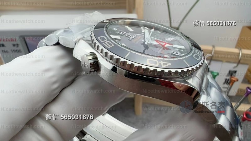 VS厂海马600推小尺寸了！39.5mm男女通吃，搭载8800一体机芯，细节能打还防水？ | 奈斯探表