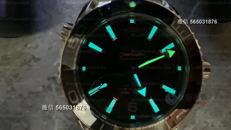 VS厂海马600推小尺寸了！39.5mm男女通吃，搭载8800一体机芯，细节能打还防水？ | 奈斯探表