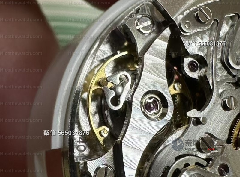 拆开APS厂26240 V2无卡度后我惊了:国产复刻居然真做出了无卡度砝码摆轮! | 奈斯探表 拆开APS厂26240 V2无卡度后我惊了:国产复刻居然真做出了无卡度砝码摆轮! | 奈斯探表