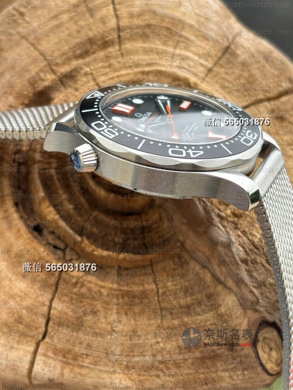 钢与钛的终极对决!VS海马300橘色版vs无暇赴死V4,谁才是性价比王者? | 奈斯探表 钢与钛的终极对决!VS海马300橘色版vs无暇赴死V4,谁才是性价比王者? | 奈斯探表