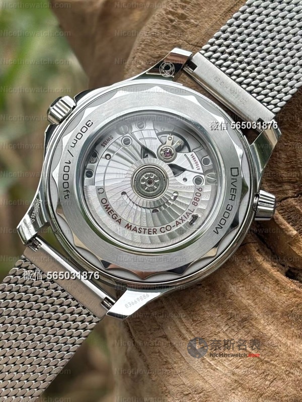 钢与钛的终极对决!VS海马300橘色版vs无暇赴死V4,谁才是性价比王者? | 奈斯探表 钢与钛的终极对决!VS海马300橘色版vs无暇赴死V4,谁才是性价比王者? | 奈斯探表