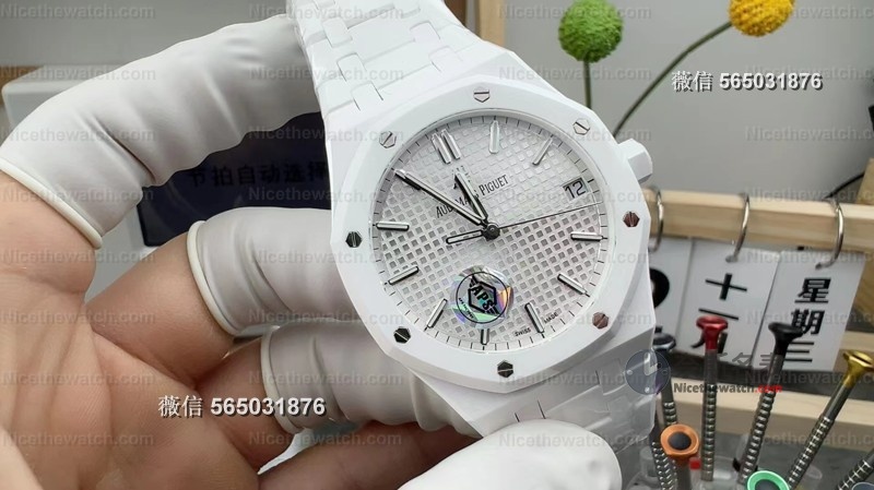 全陶瓷也能高度还原?APS厂爱彼15500白陶瓷实测:轻如羽毛,硬如磐石! | 奈斯探表 全陶瓷也能高度还原?APS厂爱彼15500白陶瓷实测:轻如羽毛,硬如磐石! | 奈斯探表