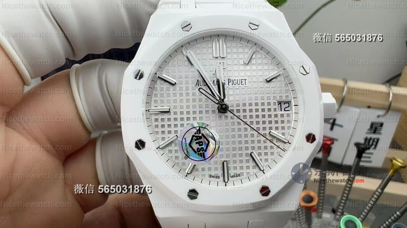 全陶瓷也能高度还原?APS厂爱彼15500白陶瓷实测:轻如羽毛,硬如磐石! | 奈斯探表 全陶瓷也能高度还原?APS厂爱彼15500白陶瓷实测:轻如羽毛,硬如磐石! | 奈斯探表