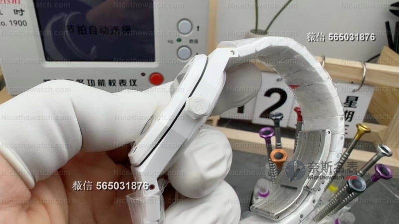 全陶瓷也能高度还原?APS厂爱彼15500白陶瓷实测:轻如羽毛,硬如磐石! | 奈斯探表 全陶瓷也能高度还原?APS厂爱彼15500白陶瓷实测:轻如羽毛,硬如磐石! | 奈斯探表