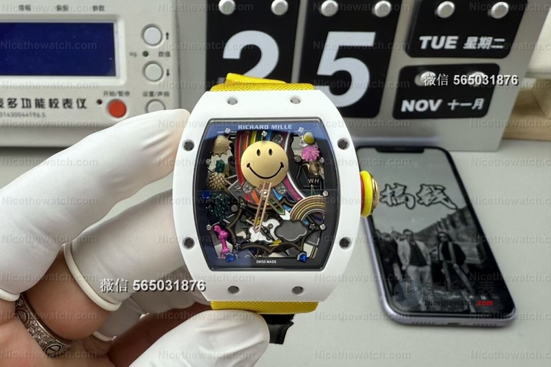 在私人钟表沙龙近距离看RM88 Smiley：这不是表，是戴在手腕上的快乐童话 | 奈斯探表