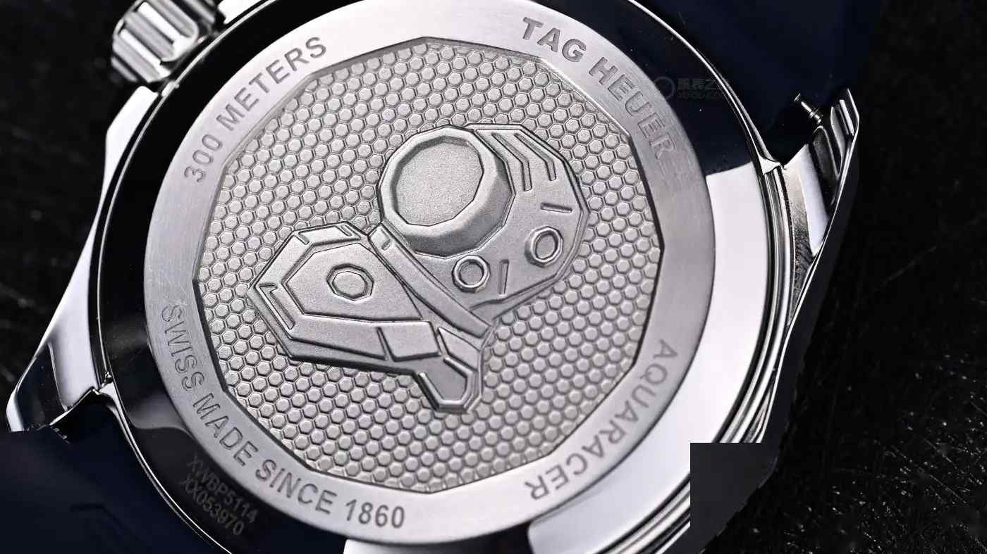 三万出头享两地时！泰格豪雅新款竞潜300潜水腕表深度评测 | 奈斯探表