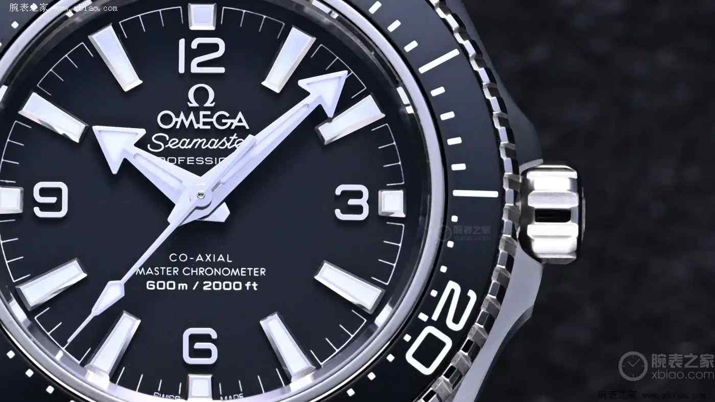 厚度锐减2.3毫米!欧米茄全新海洋宇宙600米潜水表佩戴升级实测 | 奈斯探表 厚度锐减2.3毫米!欧米茄全新海洋宇宙600米潜水表佩戴升级实测 | 奈斯探表