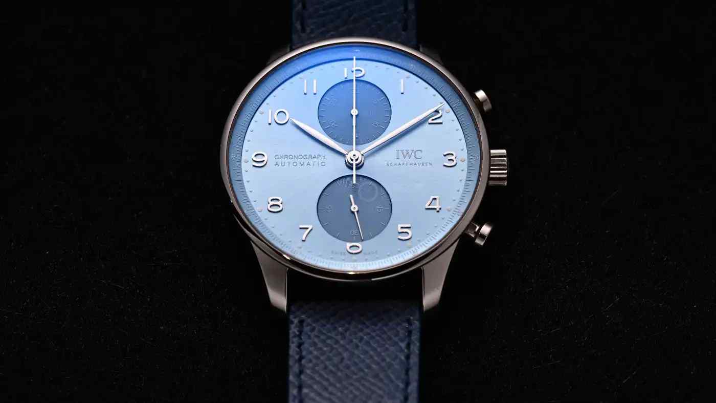 万国葡计震撼上新！地平线蓝盘白金壳，高级感拉满的腕间艺术品 | 奈斯探表