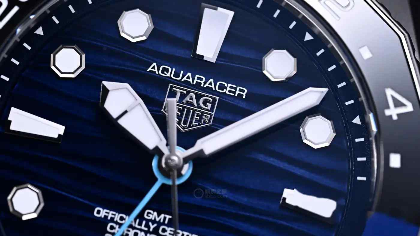 三万出头享两地时！泰格豪雅新款竞潜300潜水腕表深度评测 | 奈斯探表