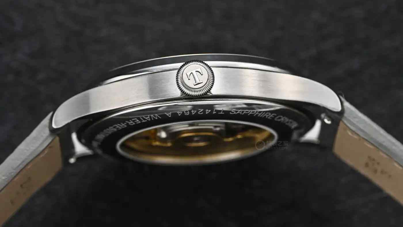 不到七千块，拿下复古天花板！天梭三文鱼盘腕表，颜值与实力并存 | 奈斯探表