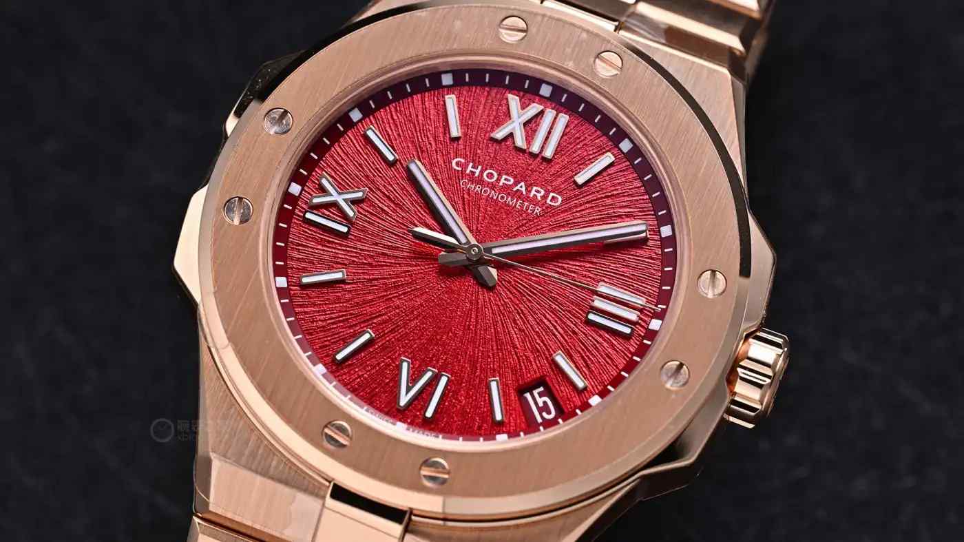 萧邦“丹霞红”腕表限量降临!鹰眼纹理融合中国地貌,奢华运动表新标杆 | 奈斯探表 萧邦“丹霞红”腕表限量降临!鹰眼纹理融合中国地貌,奢华运动表新标杆 | 奈斯探表