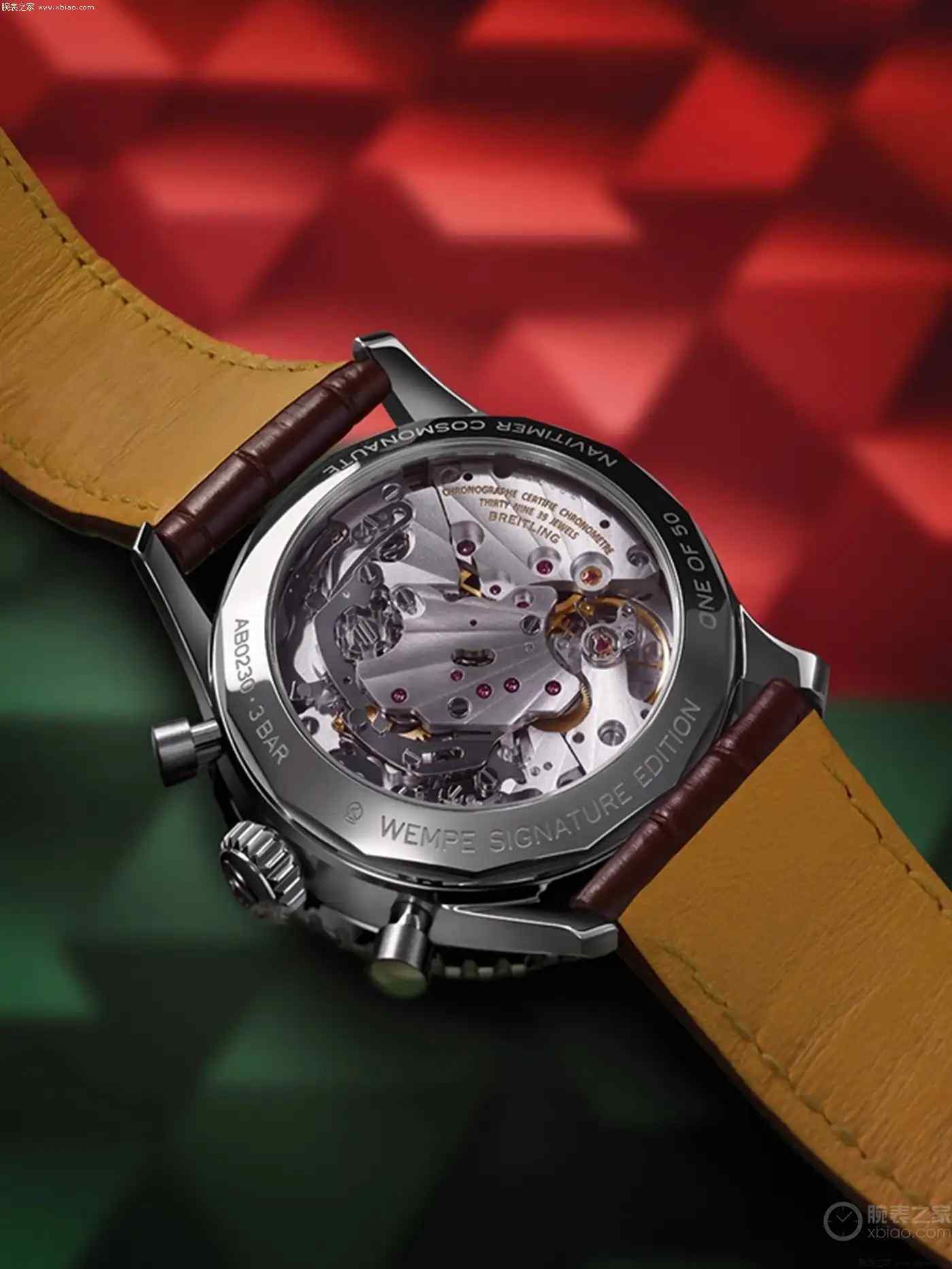 仅50枚！百年灵宇航员限量款绿色盘面计时码表，复古与现代的完美交融 | 奈斯探表