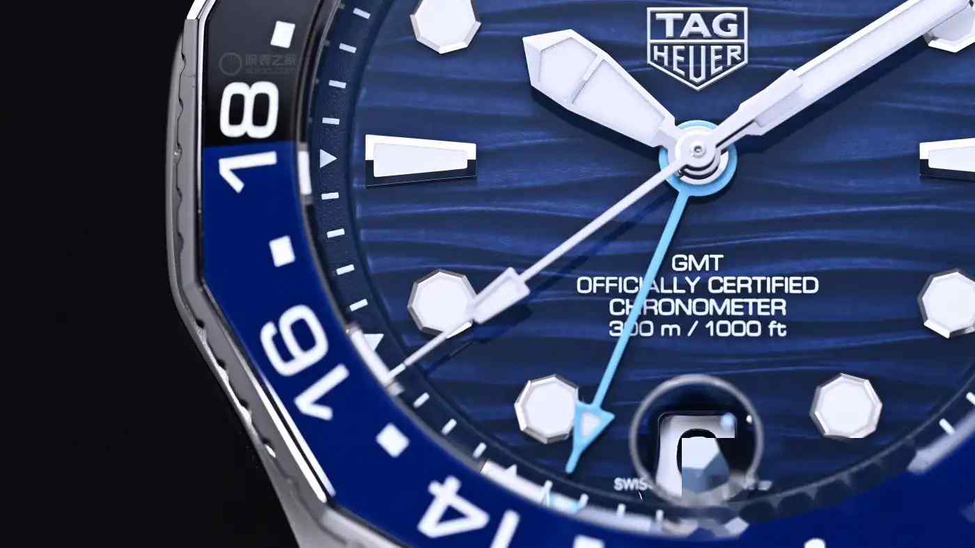 三万出头享两地时！泰格豪雅新款竞潜300潜水腕表深度评测 | 奈斯探表