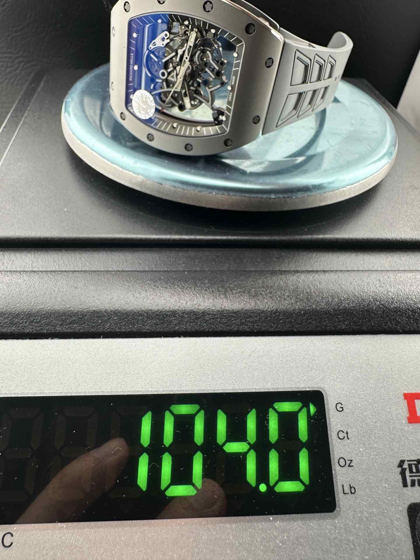 1450硬度“太空灰”上手!ZF厂RM055碳化钛表壳评测:真碳化钛+RMUL2机芯,硬核玩家闭眼 | 奈斯探表 1450硬度“太空灰”上手!ZF厂RM055碳化钛表壳评测:真碳化钛+RMUL2机芯,硬核玩家闭眼 | 奈斯探表