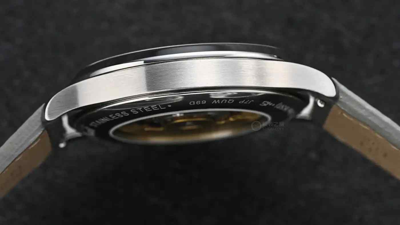 不到七千块，拿下复古天花板！天梭三文鱼盘腕表，颜值与实力并存 | 奈斯探表