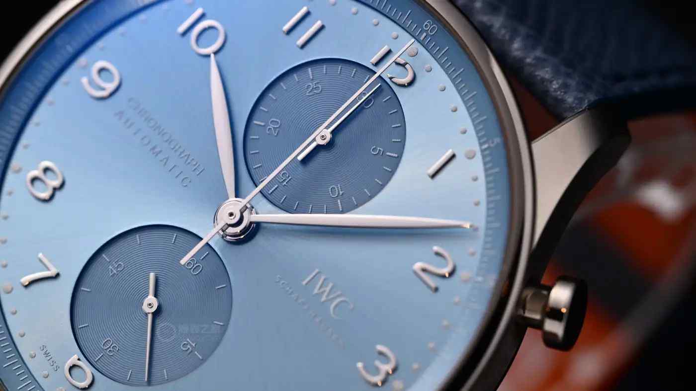 万国葡计震撼上新！地平线蓝盘白金壳，高级感拉满的腕间艺术品 | 奈斯探表