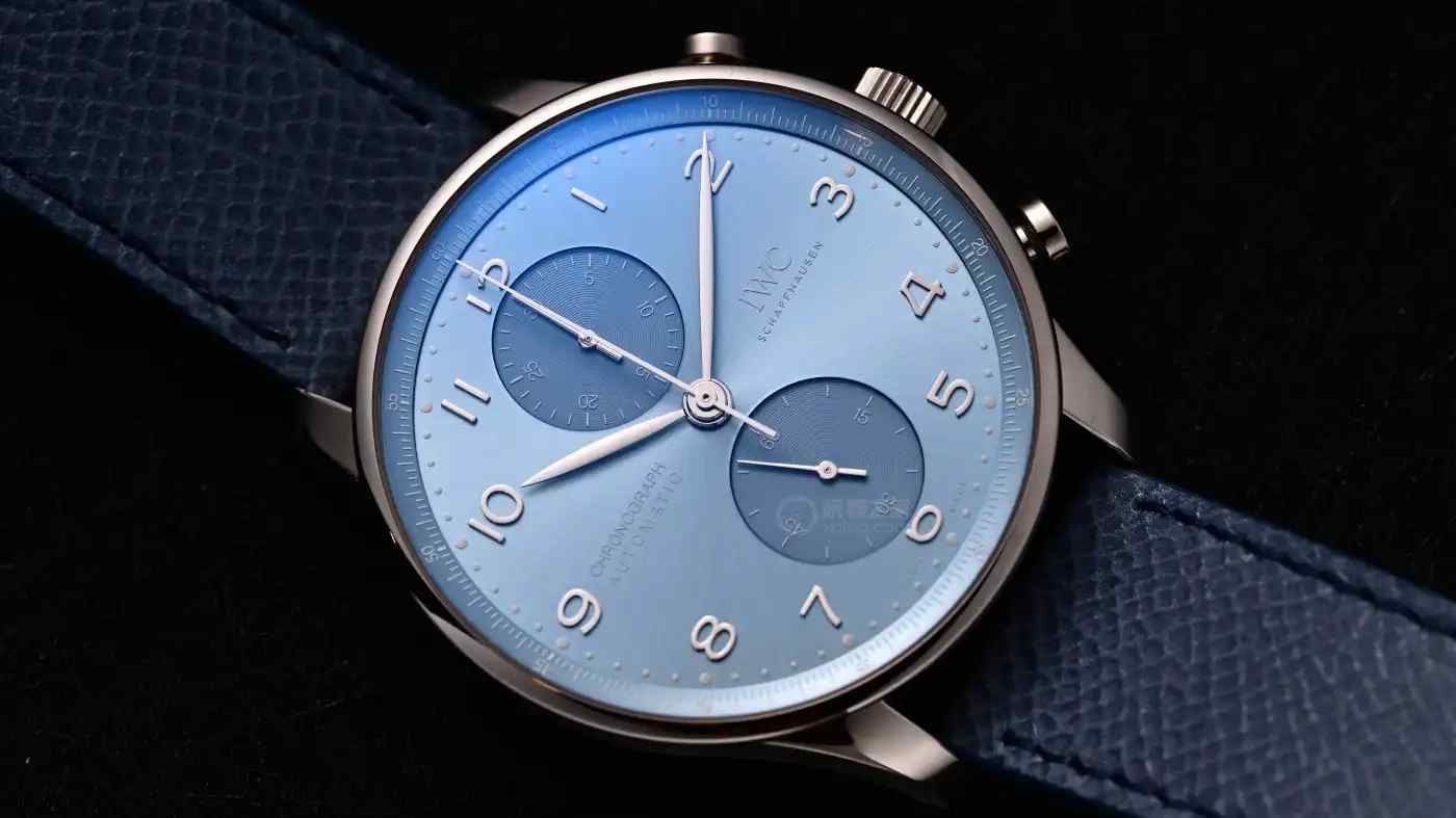万国葡计震撼上新！地平线蓝盘白金壳，高级感拉满的腕间艺术品 | 奈斯探表