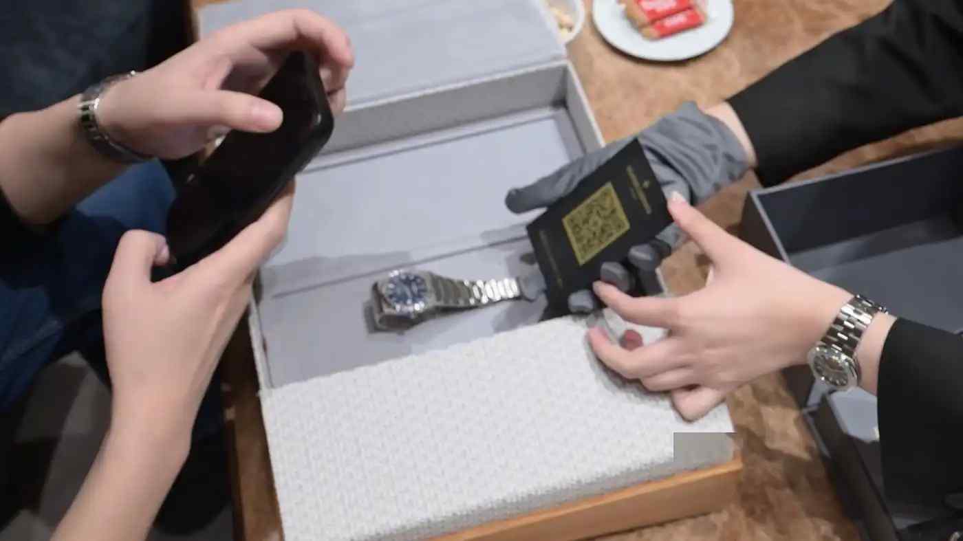 2025年必抢！江诗丹顿钢王222提表全记录，仪式感拉满！ | 奈斯探表