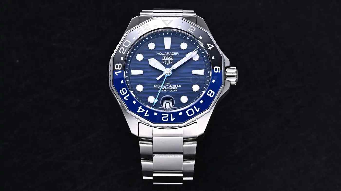 三万出头享两地时！泰格豪雅新款竞潜300潜水腕表深度评测 | 奈斯探表