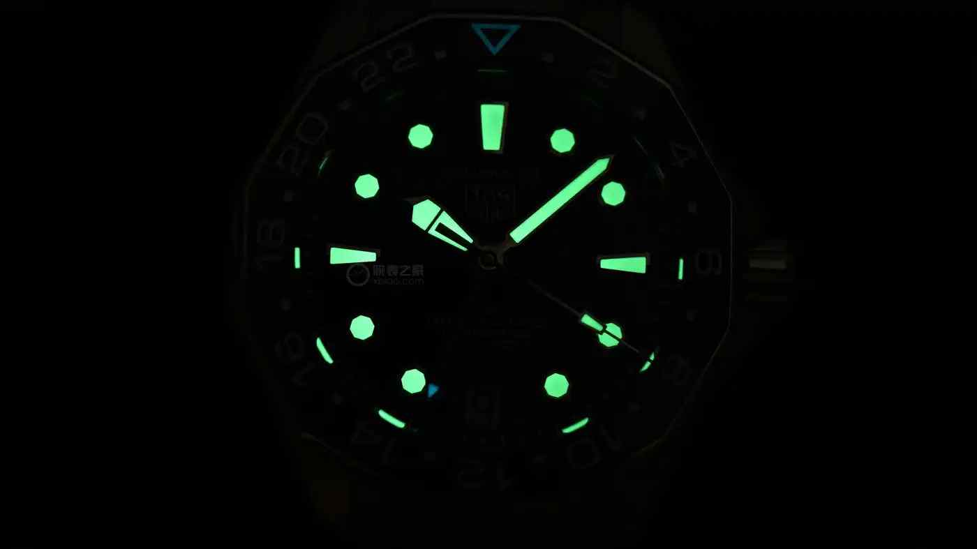 三万出头享两地时！泰格豪雅新款竞潜300潜水腕表深度评测 | 奈斯探表