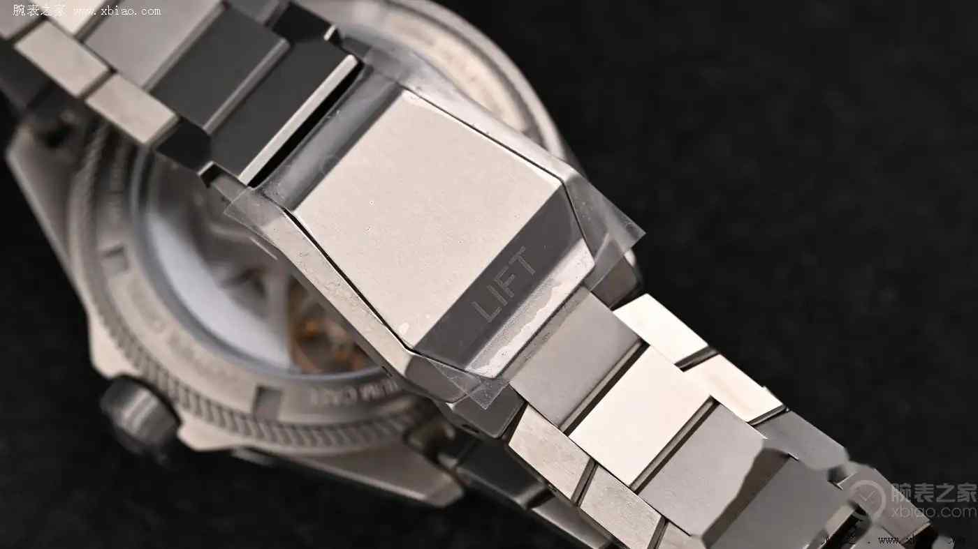 把彩虹戴手上!豪利时黑科技表盘,阳光下的炫彩绝了! | 奈斯探表 把彩虹戴手上!豪利时黑科技表盘,阳光下的炫彩绝了! | 奈斯探表