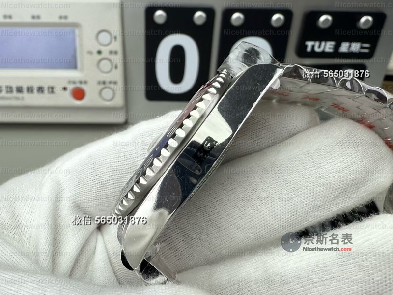 别再买C厂了?VS厂劳力士可乐圈实测,12.1mm厚度+真快调日历太顶了 | 奈斯探表 别再买C厂了?VS厂劳力士可乐圈实测,12.1mm厚度+真快调日历太顶了 | 奈斯探表