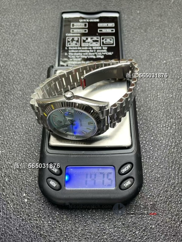 冰蓝放射纹+罗马钉条刻度！VS厂新款VS冰蓝DD日历型V1/V2版本怎么选？ | 奈斯探表