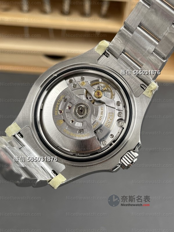 秒针蓝得刚刚好！VS灰游艇丹东3235评测：夜光饱满、圈口不割手、日历瞬跳！ | 奈斯探表