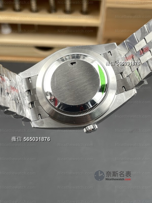 “灰钻=会赚”？VS灰钻日志深度实测：莫桑钻+丹东3235机芯，细节拉满太香了！ | 奈斯探表