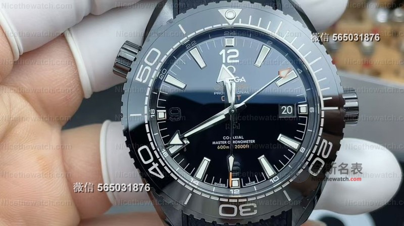 告别电镀黑！VS厂欧米茄深海之黑用真陶瓷+蓝宝石镜面，8906机芯两地时功能全同步 | 奈斯探表