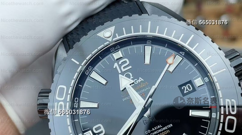 告别电镀黑！VS厂欧米茄深海之黑用真陶瓷+蓝宝石镜面，8906机芯两地时功能全同步 | 奈斯探表