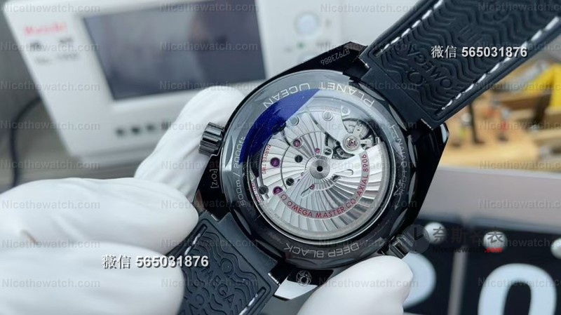 告别电镀黑！VS厂欧米茄深海之黑用真陶瓷+蓝宝石镜面，8906机芯两地时功能全同步 | 奈斯探表