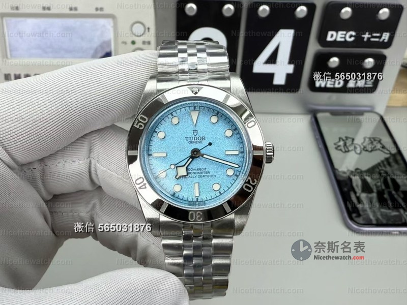 小表盘杀回来了！ZF厂帝舵碧湾54型M79000，湖水蓝沙盘美到窒息！ | 奈斯探表