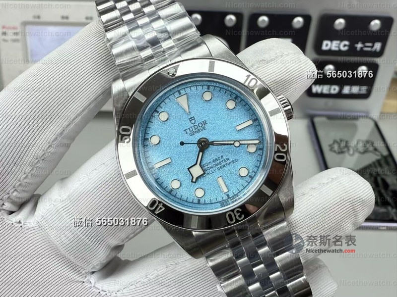 小表盘杀回来了！ZF厂帝舵碧湾54型M79000，湖水蓝沙盘美到窒息！ | 奈斯探表