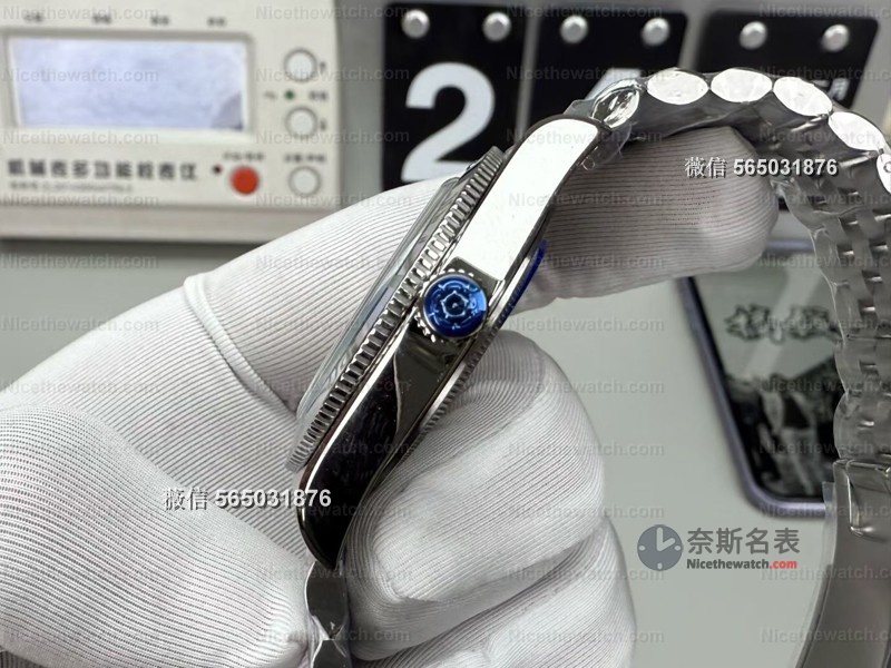 小表盘杀回来了！ZF厂帝舵碧湾54型M79000，湖水蓝沙盘美到窒息！ | 奈斯探表