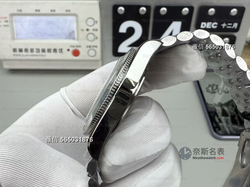 小表盘杀回来了！ZF厂帝舵碧湾54型M79000，湖水蓝沙盘美到窒息！ | 奈斯探表