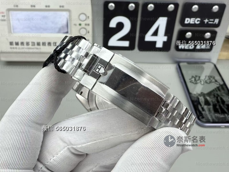 小表盘杀回来了！ZF厂帝舵碧湾54型M79000，湖水蓝沙盘美到窒息！ | 奈斯探表