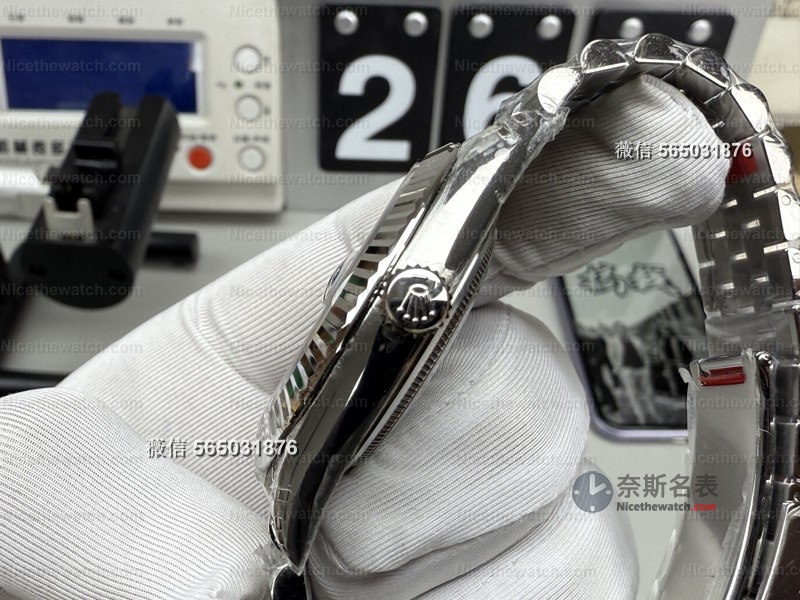 狗牙圈闪到反光？VS厂绿萝日志V2细节解析，这做工真的像正品？ | 奈斯探表