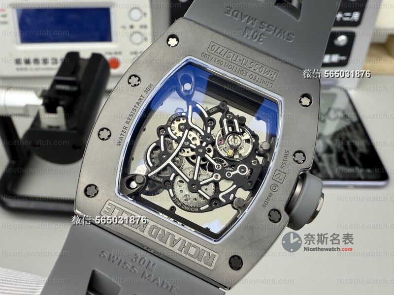 1450硬度“太空灰”上手!ZF厂RM055碳化钛表壳评测:真碳化钛+RMUL2机芯,硬核玩家闭眼 | 奈斯探表 1450硬度“太空灰”上手!ZF厂RM055碳化钛表壳评测:真碳化钛+RMUL2机芯,硬核玩家闭眼 | 奈斯探表