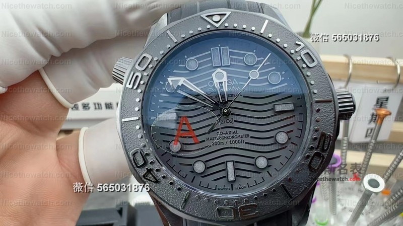 黑武士再进化！VS墨黑海马300升级8806一体机芯，暗黑美学天花板？ | 奈斯探表