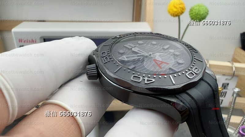 黑武士再进化！VS墨黑海马300升级8806一体机芯，暗黑美学天花板？ | 奈斯探表